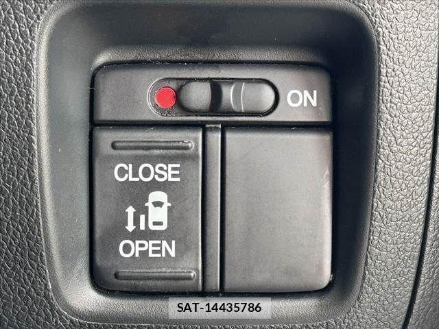 Honda N BOX 2016-04 8830639-5
