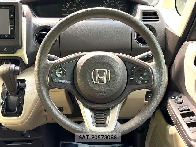 Honda N BOX 2019-03 8830592-10