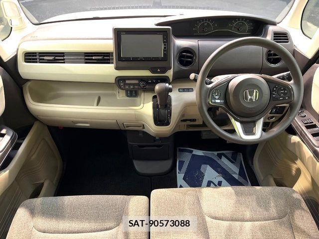 Honda N BOX 2019-03 8830592-1