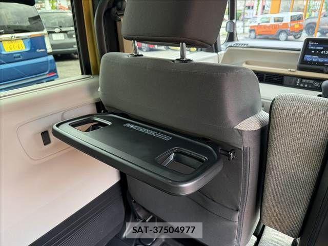 Honda N BOX 2024-01 8830598-21