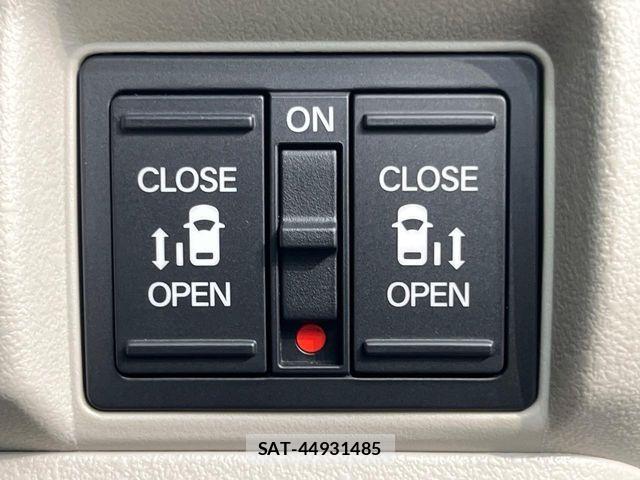 Honda N BOX 2025-09 8841010-4