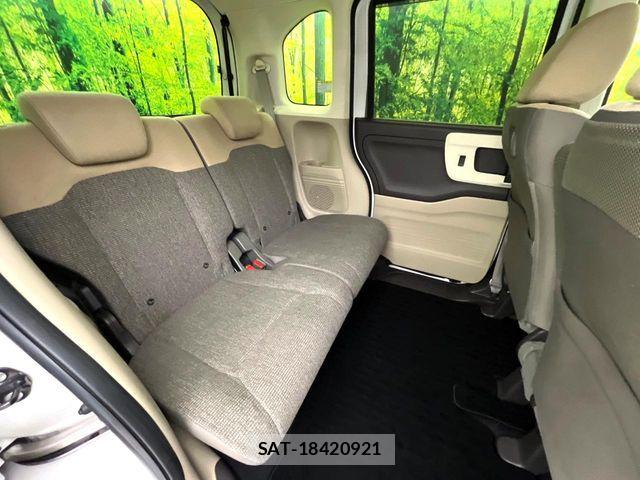 Honda N BOX 2018-05 8850066-8