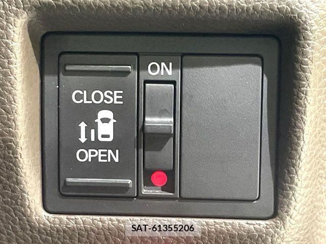 Honda N BOX 2023-10 8850043-4