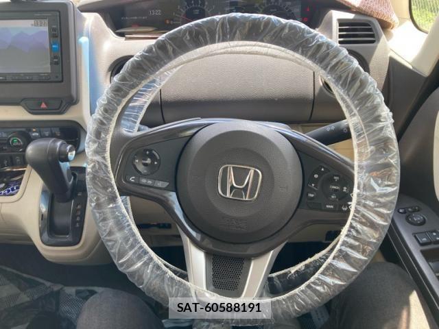 Honda N BOX 2017-09 8850075-17