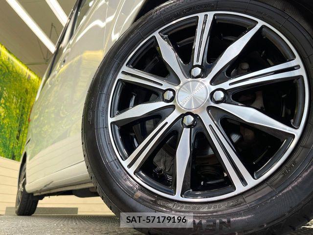 Honda N BOX 2018-03 8850055-12