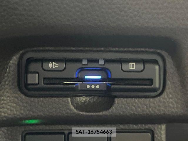 Honda N BOX 2023-10 8850044-6