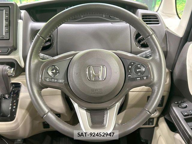Honda N BOX 2019-03 8871567-10