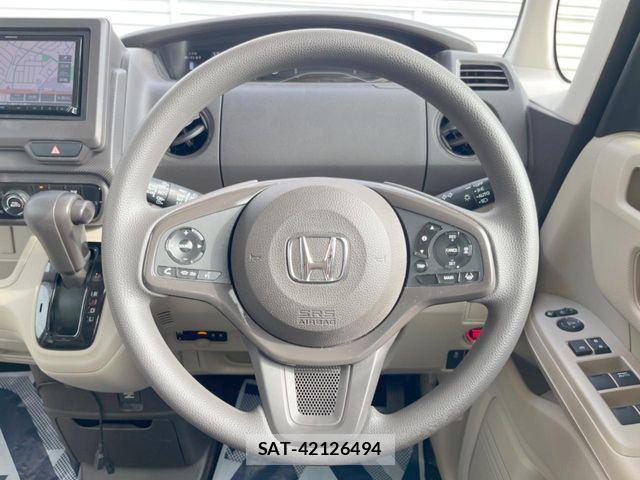 Honda N BOX 2017-11 8871582-10