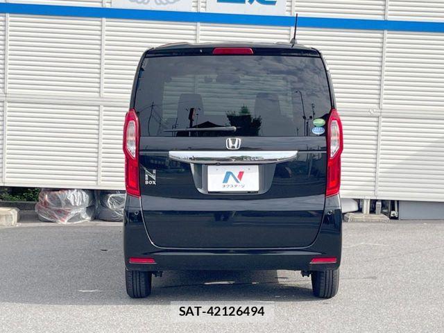 Honda N BOX 2017-11 8871582-14