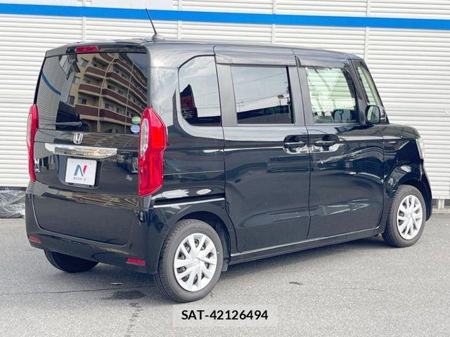 Honda N BOX 2017-11 8871582-16