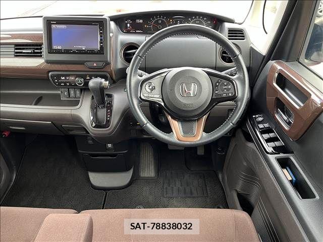 Honda N BOX 2019-08 8871566-9