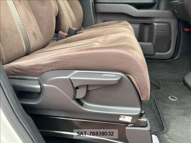 Honda N BOX 2019-08 8871566-17