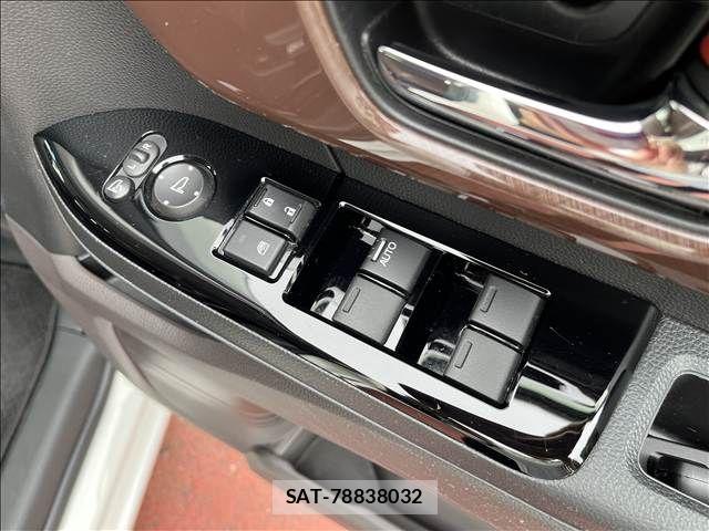 Honda N BOX 2019-08 8871566-21