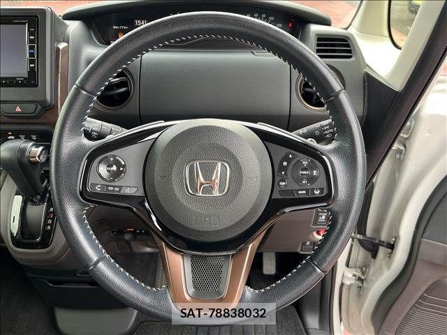 Honda N BOX 2019-08 8871566-22