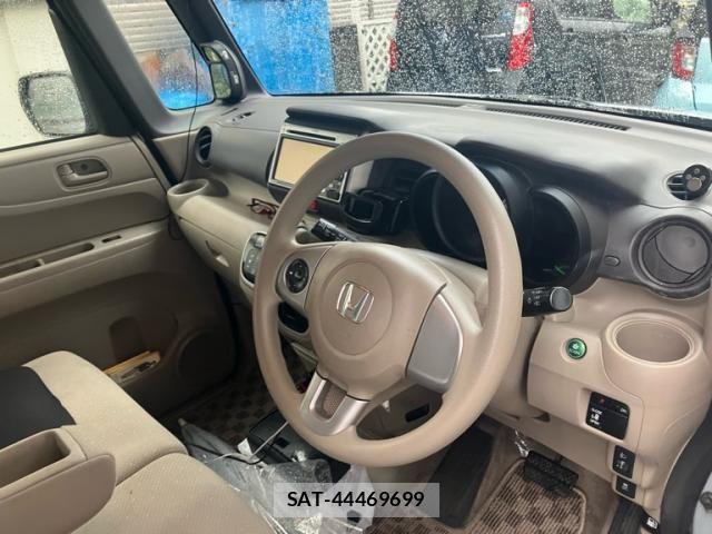 Honda N BOX 2013-01 8871592-13