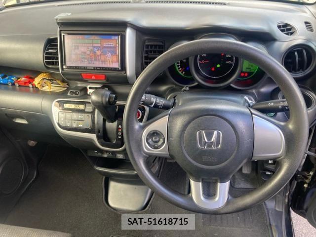 Honda N BOX 2016-05 8871587-24