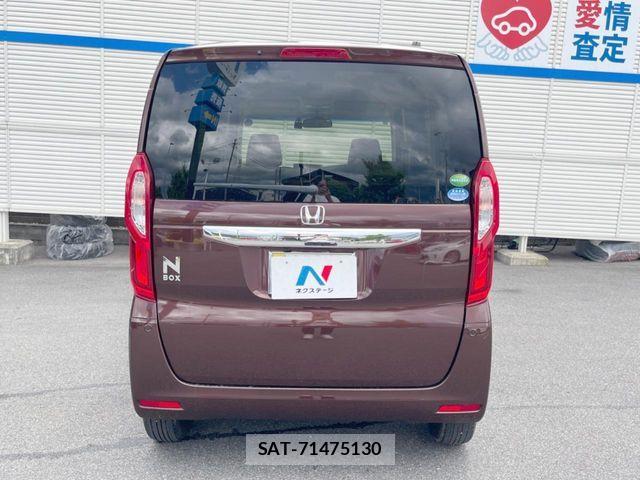 Honda N BOX 2018-02 8871575-14
