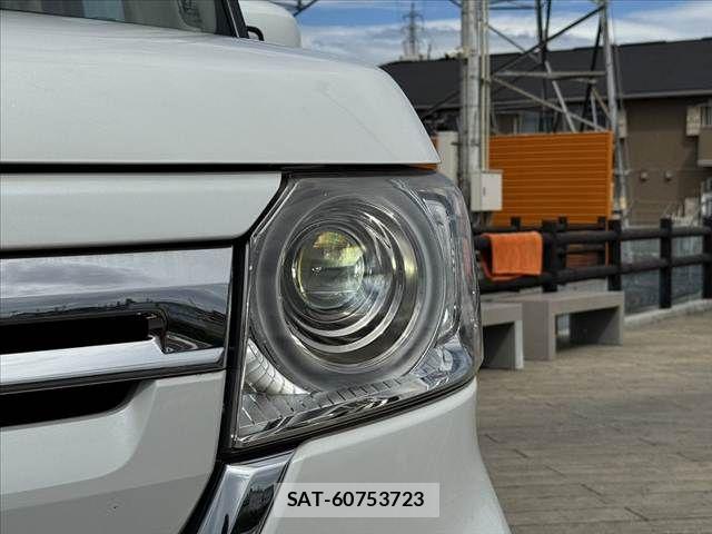Honda N BOX 2021-08 8881045-29
