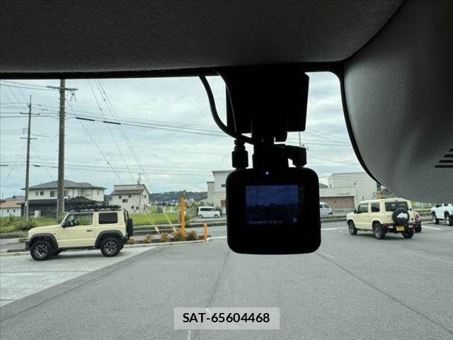 Honda N BOX 2025-08 8881013-28