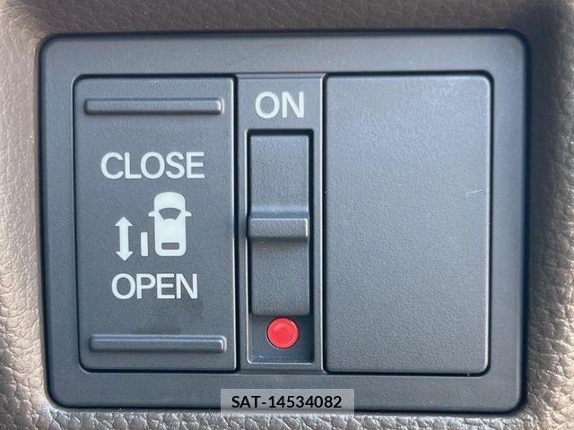 Honda N BOX 2023-04 8881030-3