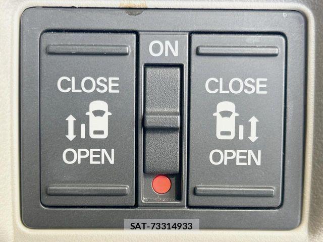 Honda N BOX 2024-03 8881019-5