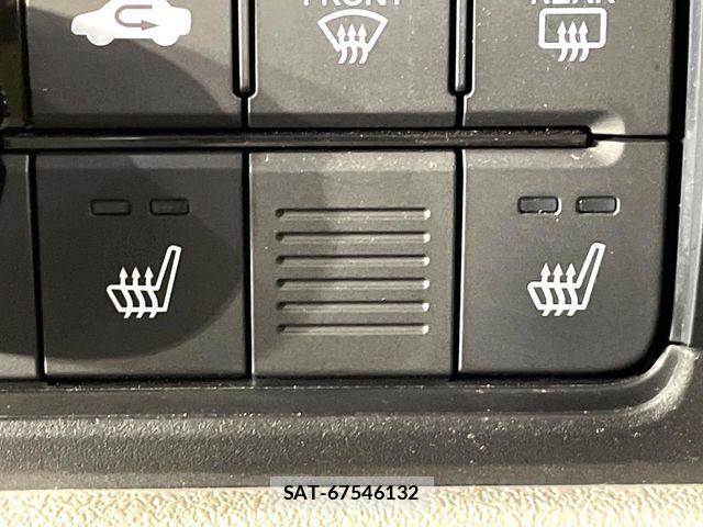 Honda N BOX 2024-04 8881020-5
