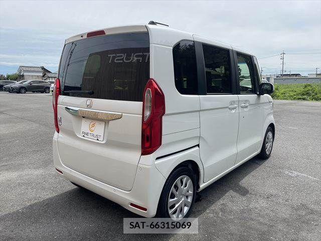 Honda N BOX 2023-09 8881016-16