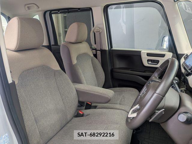 Honda N BOX 2021-05 8881028-12