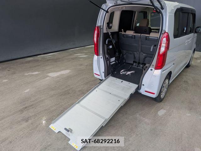 Honda N BOX 2021-05 8881028-19