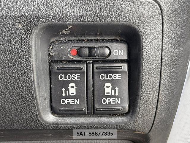 Honda N BOX 2013-11 8881067-2