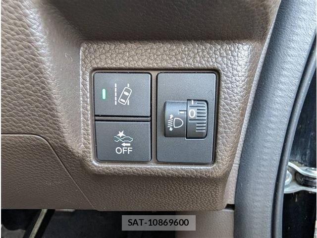 Honda N BOX 2022-01 8881033-29