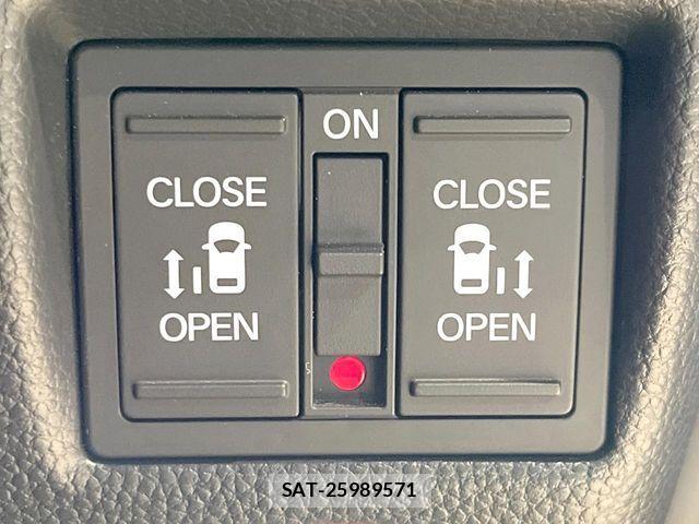 Honda N BOX 2023-10 8881009-4