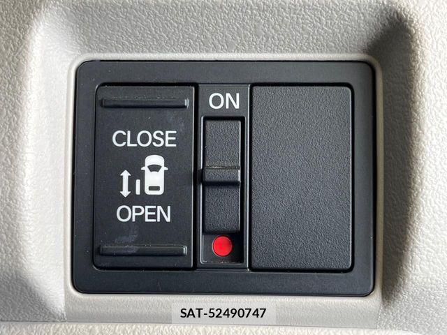 Honda N BOX 2024-08 8881007-4