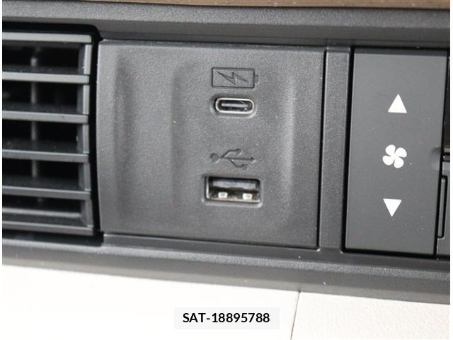 Honda N BOX 2024-05 8881004-20