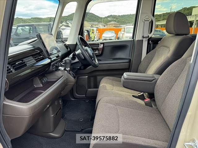 Honda N BOX 2023-03 8881012-17