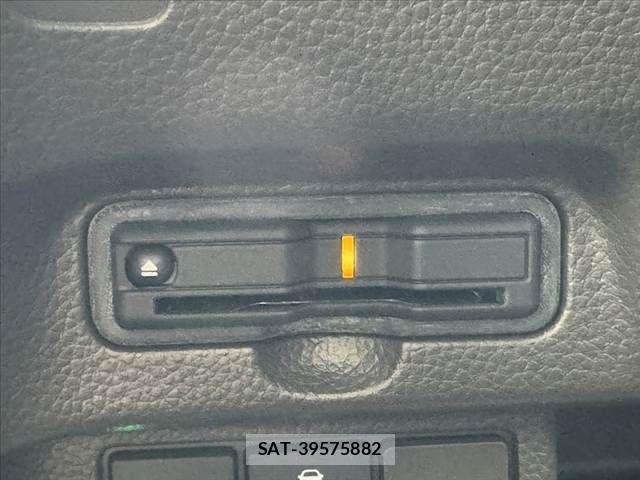 Honda N BOX 2023-03 8881012-28