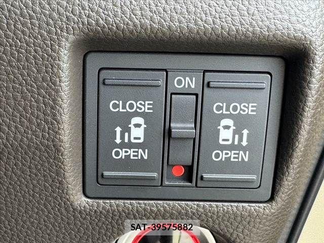 Honda N BOX 2023-03 8881012-4