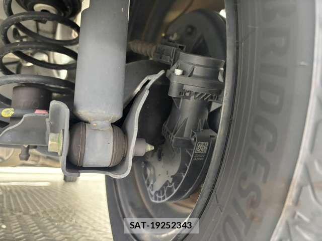 Honda N BOX 2022-06 8881031-11