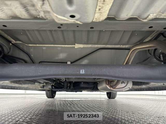 Honda N BOX 2022-06 8881031-13