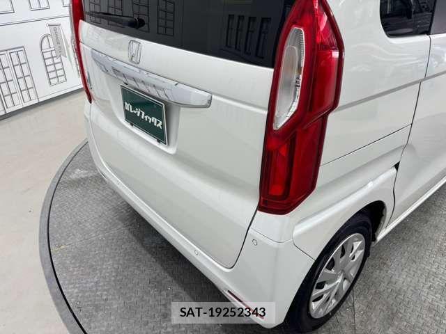 Honda N BOX 2022-06 8881031-5