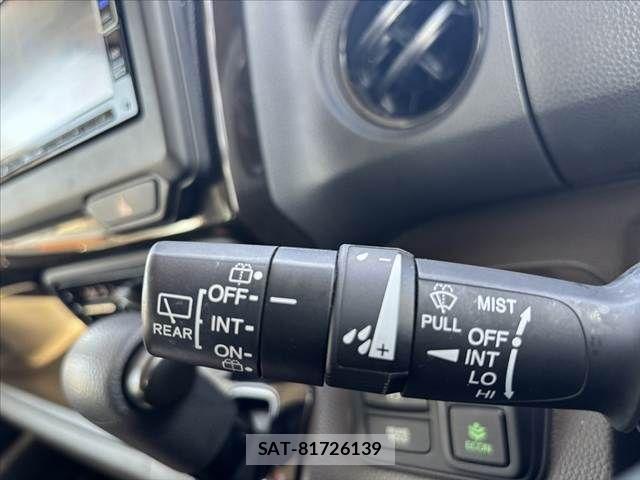 Honda N BOX 2022-03 8884004-22