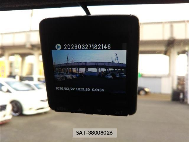 Honda N BOX 2018-02 5873553-14