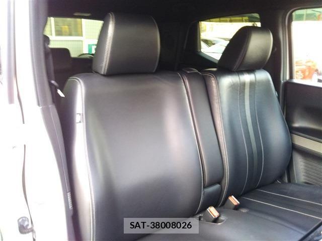 Honda N BOX 2018-02 5873553-16
