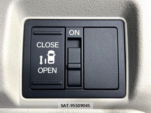 Honda N BOX 2024-10 6526903-4
