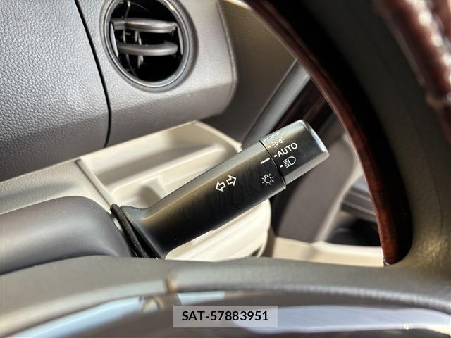 Honda N BOX 2018-06 6546052-10