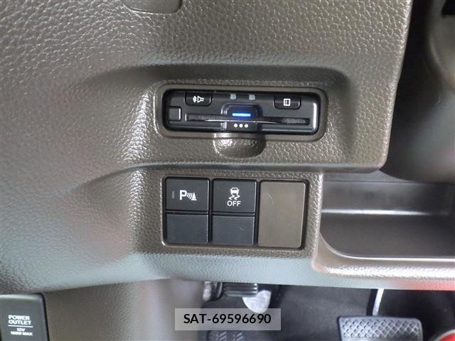 Honda N BOX 2021-03 6677111-12