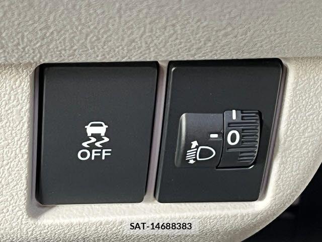 Honda N BOX 2025-11 6909877-11