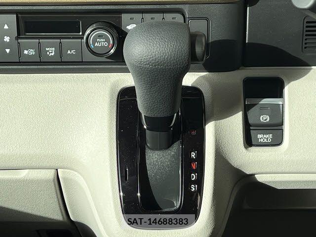 Honda N BOX 2025-11 6909877-19