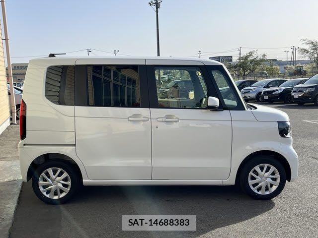 Honda N BOX 2025-11 6909877-22