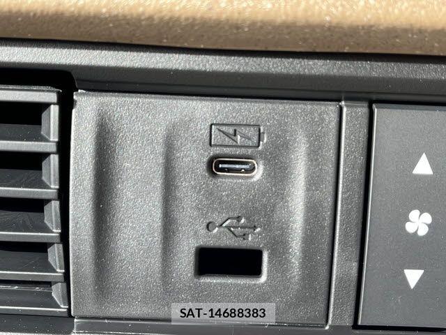 Honda N BOX 2025-11 6909877-5